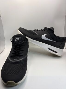 Nike women Air Max Thea Black/White Running Sneakers size 9.5 used